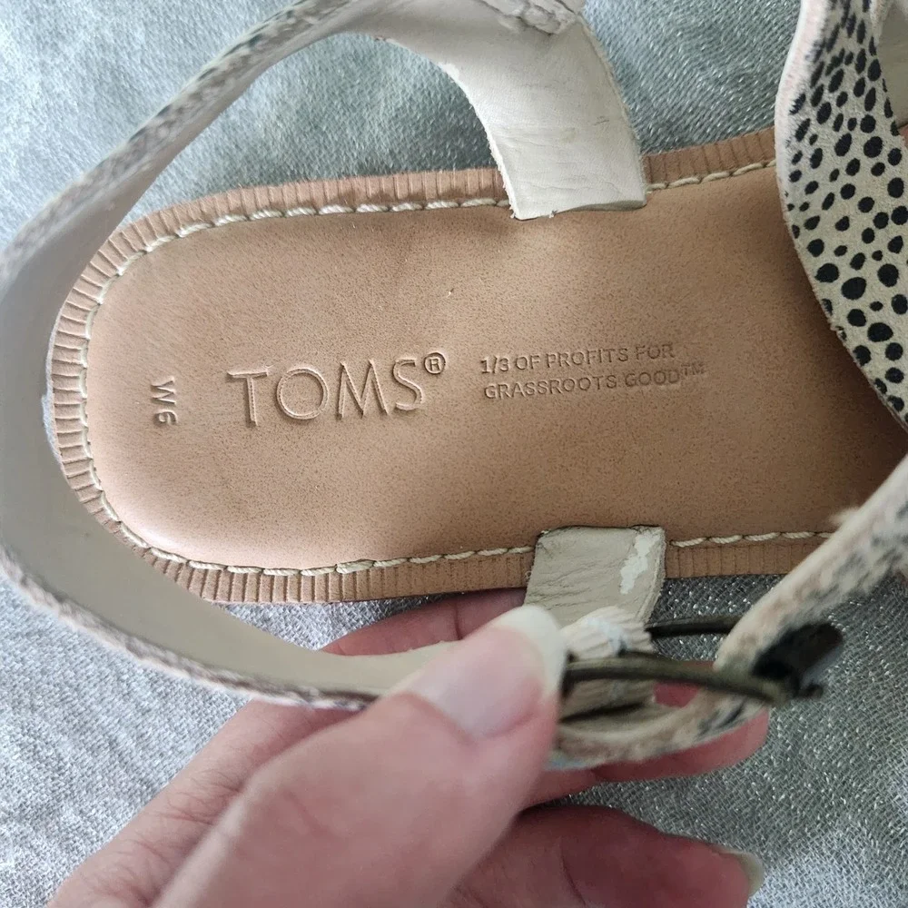 TOMS Sicily Mini Cheetah Print Strappy Flat Suede Sandals W6 Boho Urban Animal - Picture 5 of 5